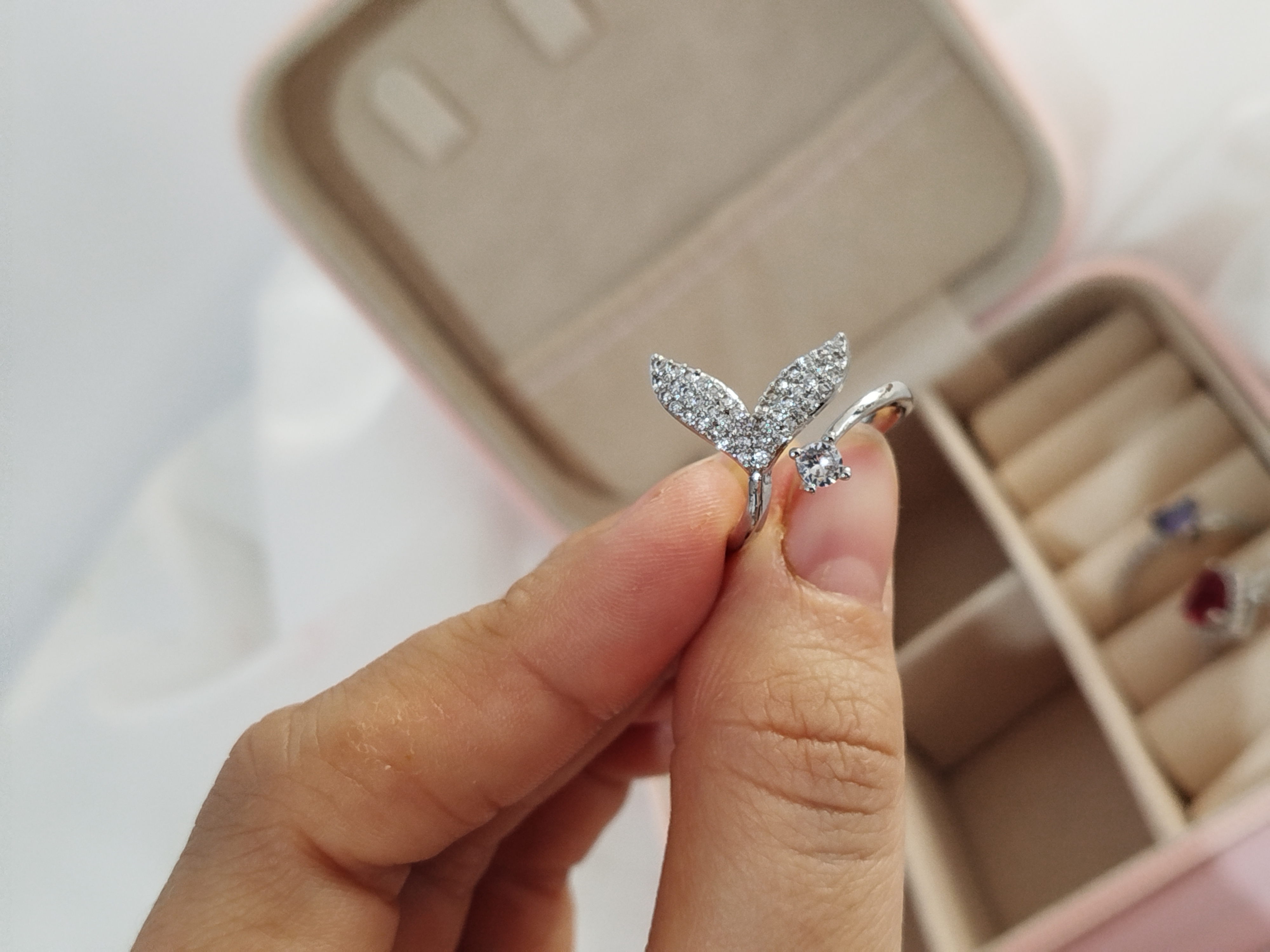 انگشتر جواهری دم وال