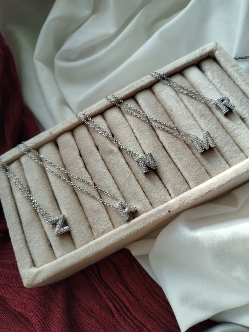 گردنبند  جواهری حروف